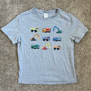 🆕 Hanna Andersson construction truck graphic tee 130 cm